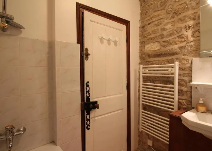 Maison Du Chapelain : Charme En Suisse Normande, Animaux Acceptes - Fr-1-497-54 Semesterbostad