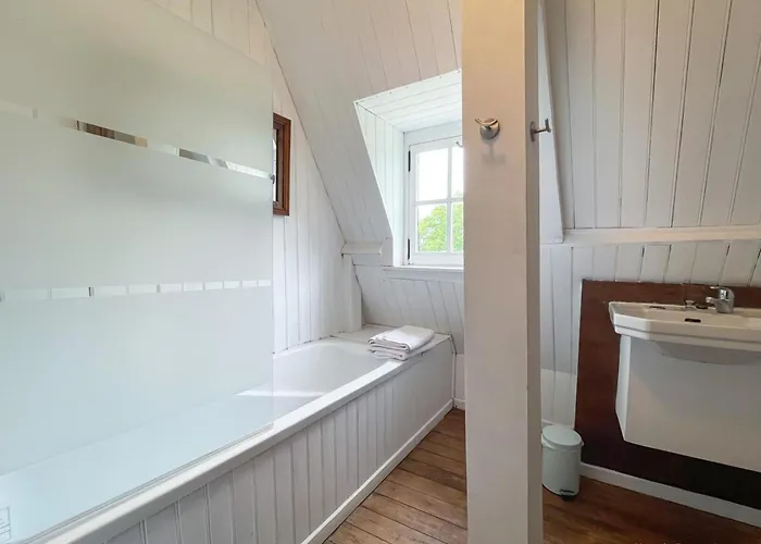 Maison Du Chapelain : Charme En Suisse Normande, Animaux Acceptes - Fr-1-497-54 *